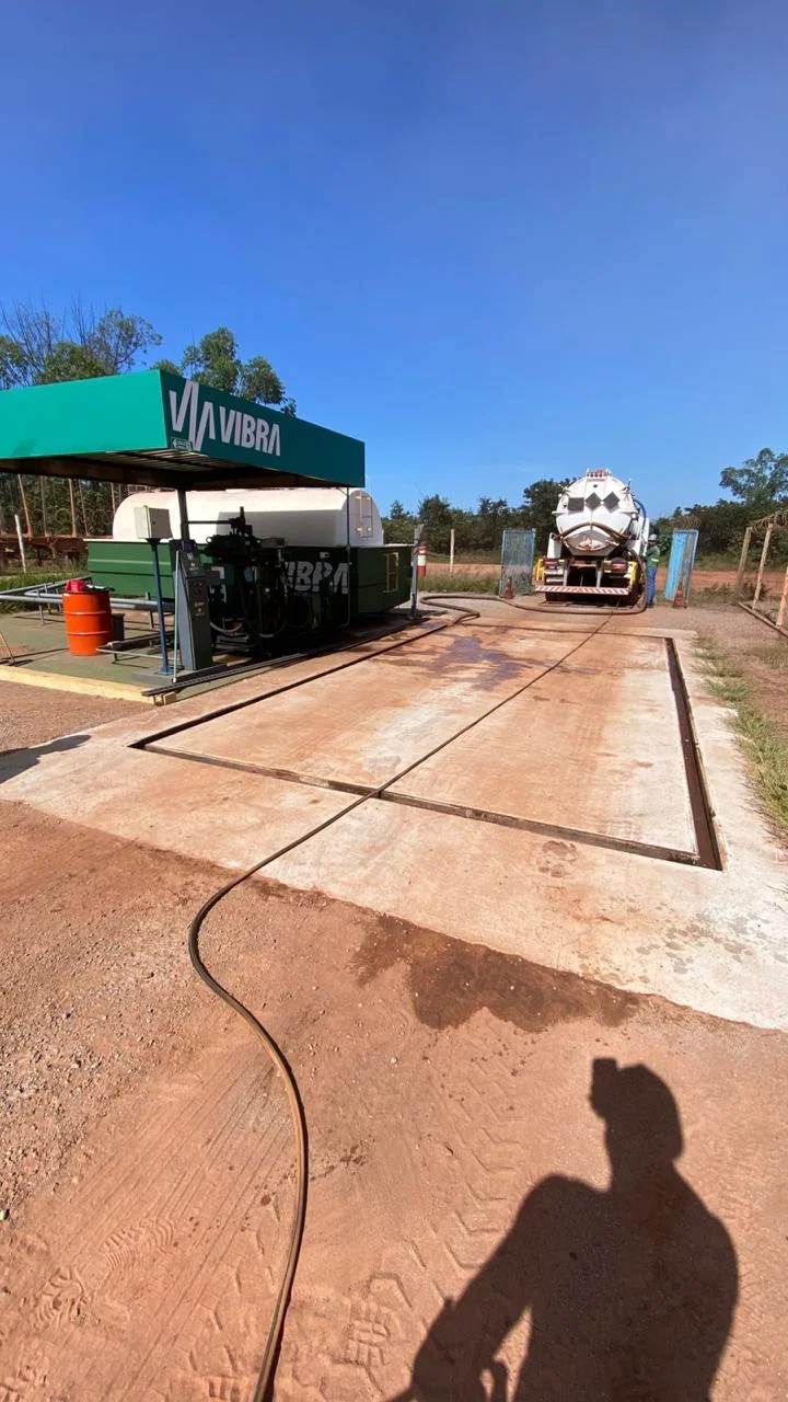 hidrojateamento de tanque com coleta de efluentes