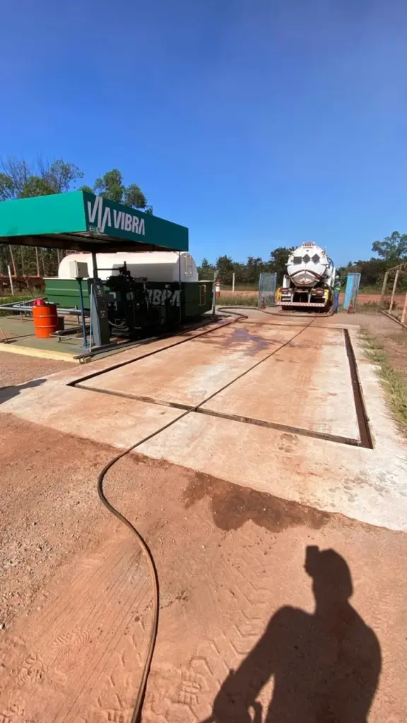 Hidrojateamento de Tanque de Combustível